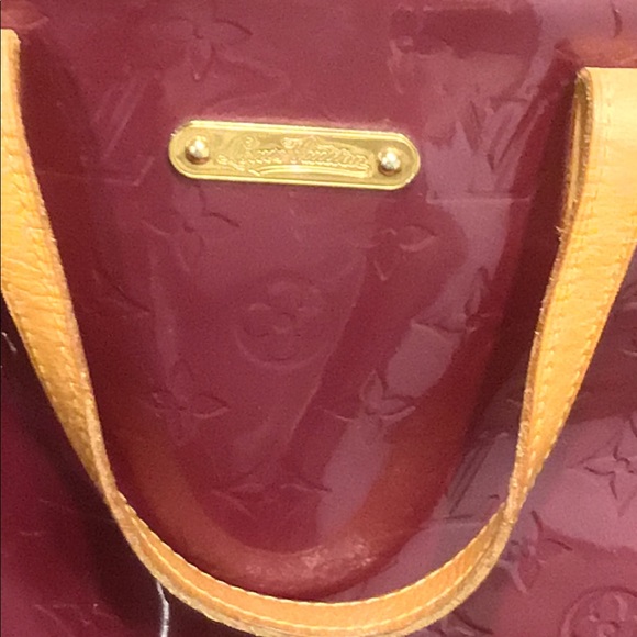 Louis Vuitton Vernis 1000.00 - Picture 1 of 8